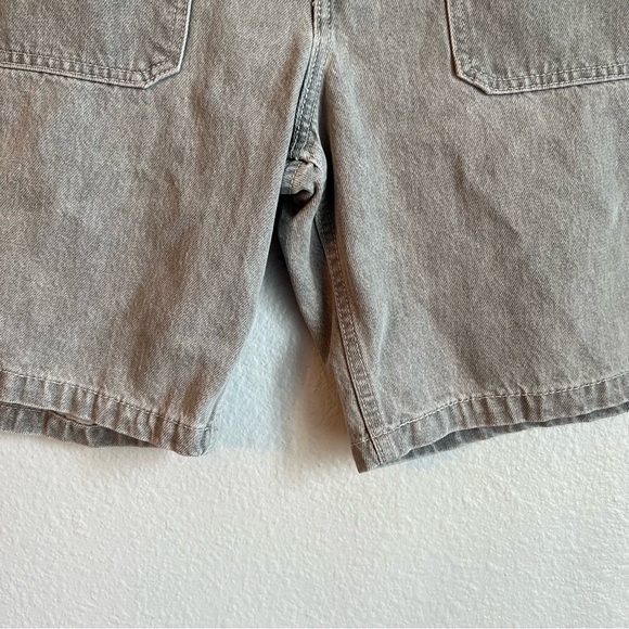 Levi’s Utility Shorts - Picture 5 of 7